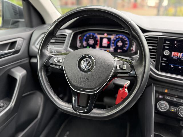 Volkswagen T-Roc 1.5 TSI Sport | Keyless | Camera | Trekhaak | DigiDash |