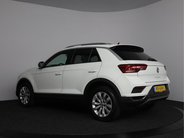 Volkswagen T-Roc 1.5 TSI Sport 150pk | Glazen schuif-kanteldak | Leer | Navigatie | LED
