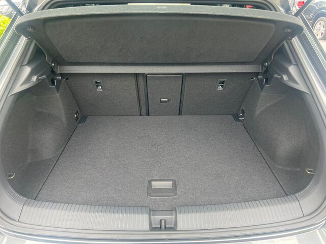 Volkswagen T-Roc 1.5 TSI Sport automaat, stoelverw, airco, pdc