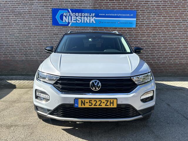 Volkswagen T-Roc 1.5 TSI DSG Automaat Trekhaak/Carplay/PDC/Stoelverwarming