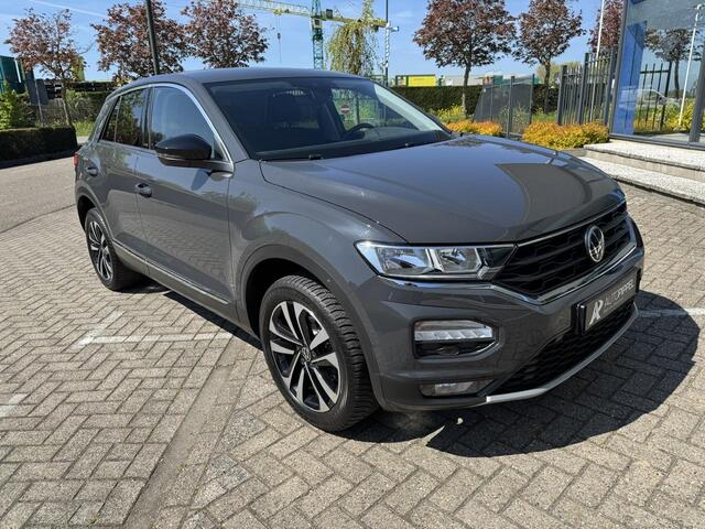 Volkswagen T-Roc 1.5 TSI United | App-connect | Dig.display | Navi | DAB | LMV17"
