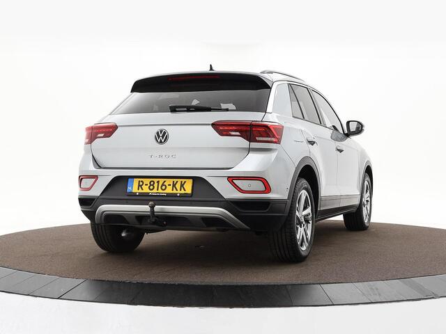 Volkswagen T-Roc 1.5 TSI 150pk DSG Life 75 Edition · Camera · Apple/Android Car Play · Trekhaak · Navigatie · P-Sensoren · Park Assist · 17'' Inch ·