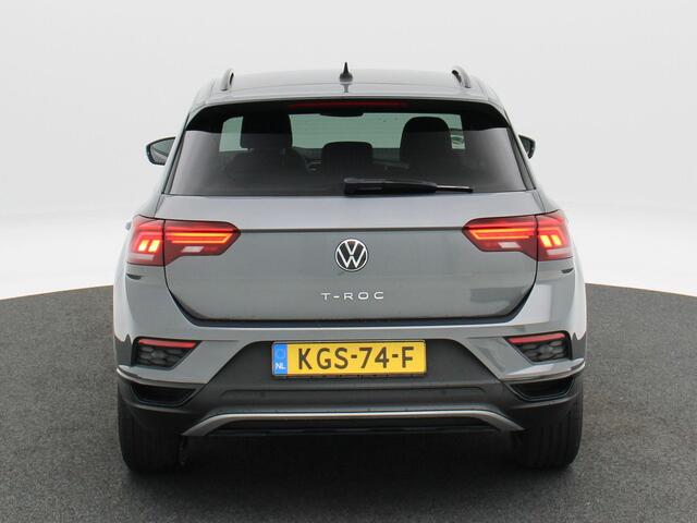 Volkswagen T-Roc 1.5 TSi 150 Pk Automaat Sport Business R-Line | Black Style | Camera | Stoelverwarming | Adaptive Cruise | Navigatie | CarPlay | Climatronic | 18 Inch | 89.335 Km !!