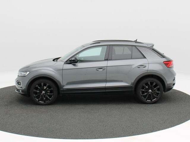 Volkswagen T-Roc 1.5 TSi 150 Pk Automaat Sport Business R-Line | Black Style | Camera | Stoelverwarming | Adaptive Cruise | Navigatie | CarPlay | Climatronic | 18 Inch | 89.335 Km !!