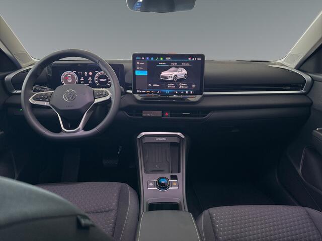Volkswagen T-Roc 1.5 eTsi Life First Edition 116PK DSG | Trekhaak | Stuurverwarming | Zwart dak