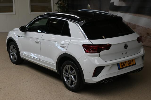 Volkswagen T-Roc 1.5 TSI 150pk R-Line | IQ. Light | Camera | Trekhaak | 100% (Dealer) onderhouden label