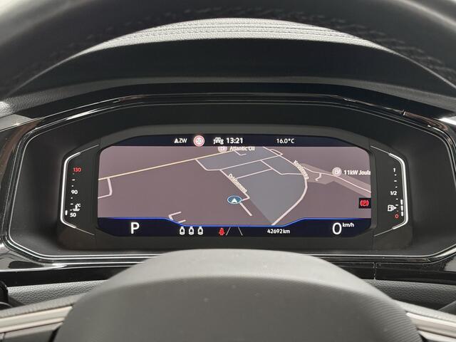 Volkswagen T-Roc 1.5 TSI Style 150 PK - PANORAMADAK - AUTOMAAT - STOELVERWARMING - ADAPTIEVE CRUISE CONTROL - CARPLAY - VIRTUAL COCKPIT