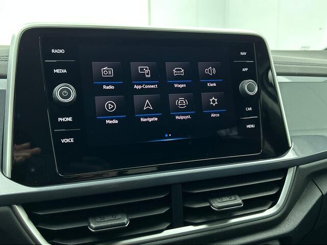 Volkswagen T-Roc 1.5 TSI 150pk DSG / Automaat Style two tone Navigatie Apple Carplay/Android Auto Parkeersensoren Camera Adaptive Cruise Control Blind Spot Assist Park Assist Stoel- en stuurverwarming Elektrische achterklep LED-koplampen