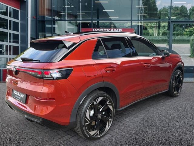 Volkswagen T-Roc 1.5 eTSI R-LINE TREKHAAK/PANO-DAK/ELEK-KLEP/CAMERA/ACC/IQ/STOEL+STUURVERW
