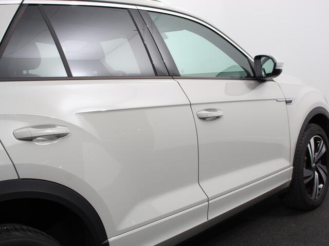 Volkswagen T-Roc 1.5 TSI DSG R-Line + IQ Drive pakket Automaat Camera Navigatie Apple Carplay/Android Auto Climate control Lichtmetalen Velgen Extra Getint Glas 18" Lichtmetalen Velgen