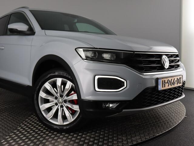 Volkswagen T-Roc 1.5 TSI Sport (NL-Auto / Trekhaak nieuw / ACC / Navi / Carplay / Nieuwstaat)