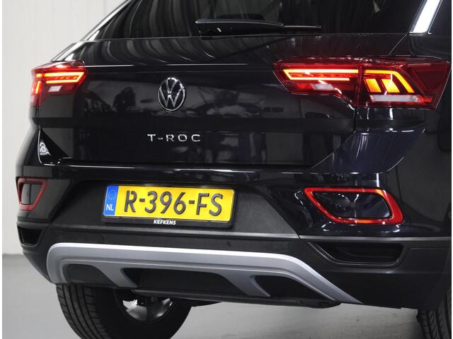 Volkswagen T-Roc 1.5 150PK TSI Life | 1ste eigenaar | AppleCarPlay/AndroidAuto | Climate Control | Adaptief Cruise Control | Camera | Keyless | FULL LED | Navigatie | LMV | Parkeersensoren | Privacy Glass | Isofix |