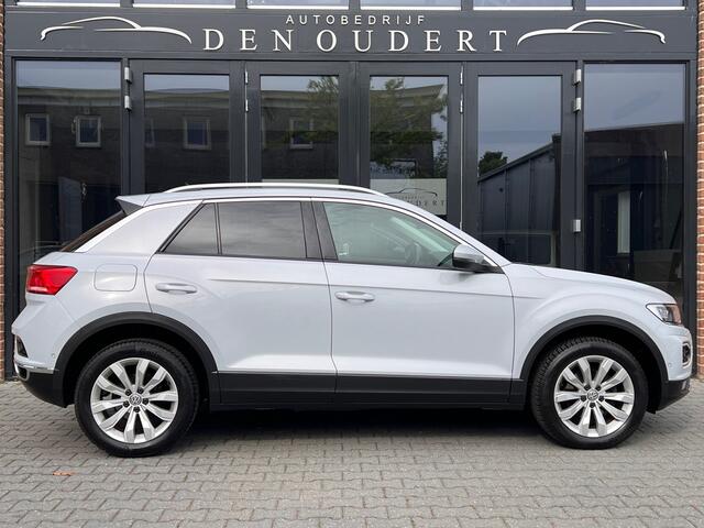 Volkswagen T-Roc 1.5 TSI Sport AUT. LED / CARPLAY / NAVI