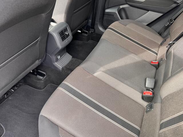 Volkswagen T-Roc 1.5 TSI Sport AUT. LED / CARPLAY / NAVI