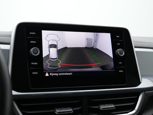 Volkswagen T-Roc 1.5 TSI 150 pk DSG Style | Achteruitrijcamera | Adaptive Cruise | Stoelverwarming | Navigatie