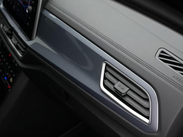 Volkswagen T-Roc 1.5 TSI 150 pk DSG Style | Achteruitrijcamera | Adaptive Cruise | Stoelverwarming | Navigatie
