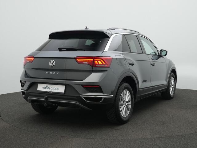 Volkswagen T-Roc 1.5 TSI 150 pk DSG Style | Trekhaak | Navigatie | Adaptive Cruise | Achteruitrijcamera