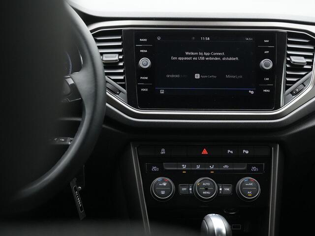 Volkswagen T-Roc 1.5 TSI 150 pk DSG Style | Trekhaak | Navigatie | Adaptive Cruise | Achteruitrijcamera