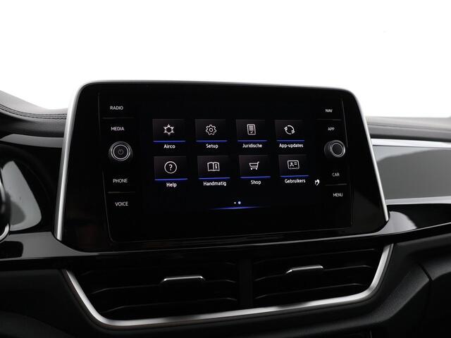 Volkswagen T-Roc 1.5 TSI 150pk DSG R-Line Business · Camera · Panoramadak · Trekhaak afneembaar · Apple/Android Car Play · Navigatie · 18'' Inch ·