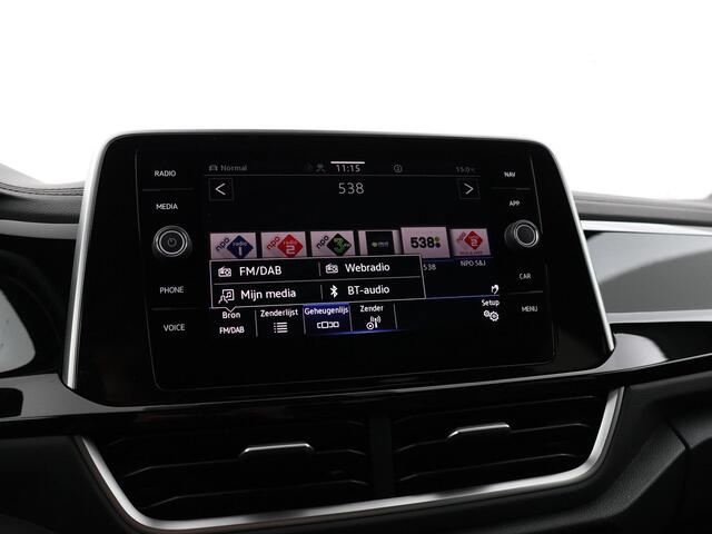 Volkswagen T-Roc 1.5 TSI 150pk DSG R-Line Business · Camera · Panoramadak · Trekhaak afneembaar · Apple/Android Car Play · Navigatie · 18'' Inch ·
