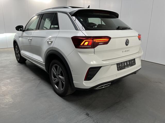 Volkswagen T-Roc 1.0 TSI R-Line / PANO/ 2X R-LINE/ ACC/ PARKEER SENSOREN V+A/ STOELVERWARMING/ APP-CONNECT/ DIGITAL DASH/ RIJ-MODI/ IQ.LIGHT/ DAB/ CLIMA/ 17'' LMV