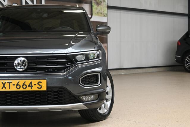 Volkswagen T-Roc 1.5 TSI 150pk Sport | LED | Virtual | Elek. klep | Camera | Trekhaak |