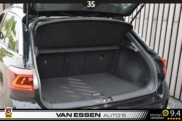 Volkswagen T-Roc 1.5 TSI R-Line Business DSG Navigatie Camera ACC Trekhaak Massage Led Carplay