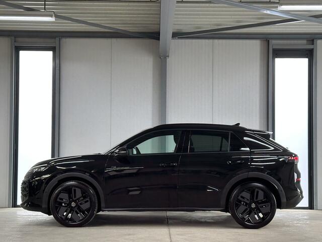 Volkswagen T-Roc 1.5 eTsi R-Line First Edition | IQ light | Pano | Trekhaak |