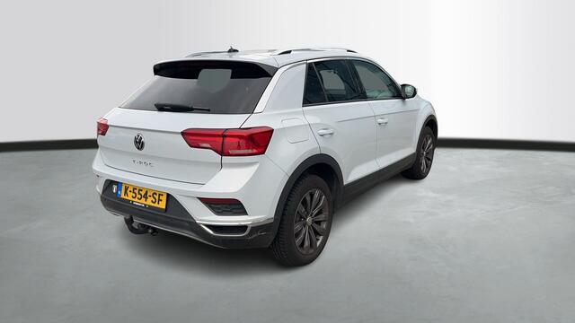 Volkswagen T-Roc 1.5 TSI 150pk Style Business / Navigatie / Panoramadak / Camera