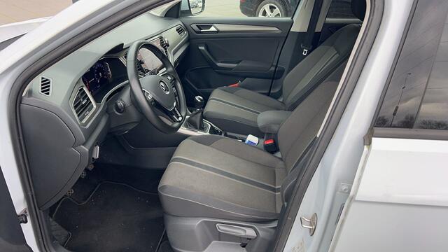 Volkswagen T-Roc 1.5 TSI 150pk Style Business / Navigatie / Panoramadak / Camera