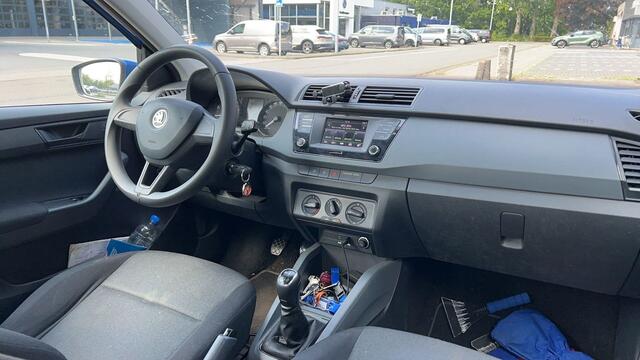 Volkswagen T-Roc 1.5 TSI 150pk Style Business / Navigatie / Panoramadak / Camera