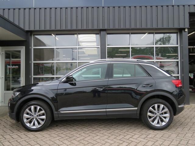 Volkswagen T-Roc 1.0 TSI 115pk STYLE / Stoelverw. / Trekhaak / Navi / BOVAG garantie