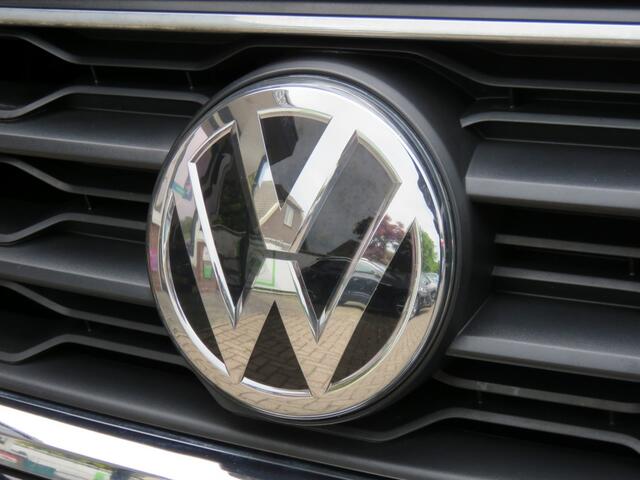 Volkswagen T-Roc 1.0 TSI 115pk STYLE / Stoelverw. / Trekhaak / Navi / BOVAG garantie