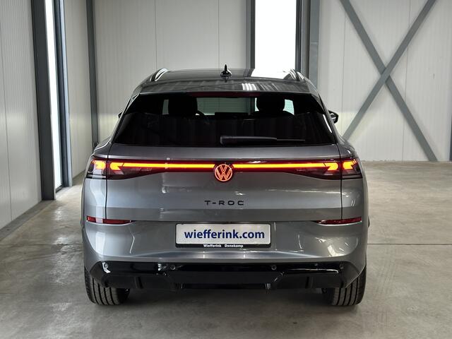Volkswagen T-Roc 1.5 eTsi R-Line First Edition | IQ light | Pano | Trekhaak |
