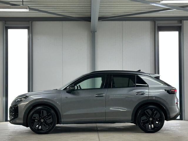 Volkswagen T-Roc 1.5 eTsi R-Line First Edition | IQ light | Pano | Trekhaak |