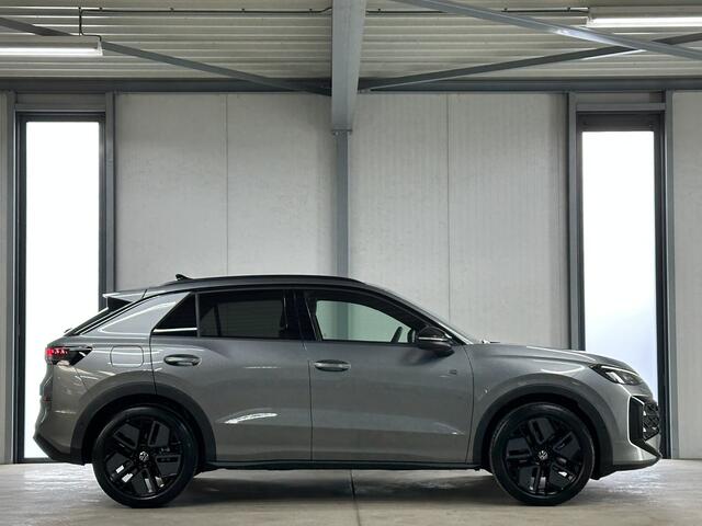 Volkswagen T-Roc 1.5 eTsi R-Line First Edition | IQ light | Pano | Trekhaak |