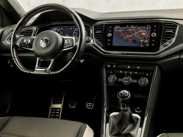 Volkswagen T-Roc 1.0 TSI Sport (VIRTUAL COCKPIT, APPLE CARPLAY, GROOT NAVI, CAMERA, ZWART HEMEL, SPORTSTOELEN, LED KOPLAMPEN, ADAPTIVE CRUISE, GETINT GLAS, NIEUWSTAAT)