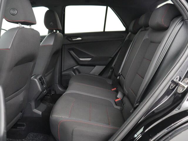 Volkswagen T-Roc 1.5 TSI Sport | Carplay | Virtual Cockpit | Full LED | Navigatie | Climate control | Parkeerhulp | 19'' lichtmetalen velgen | Bluetooth | Getint glas | Sportstuur