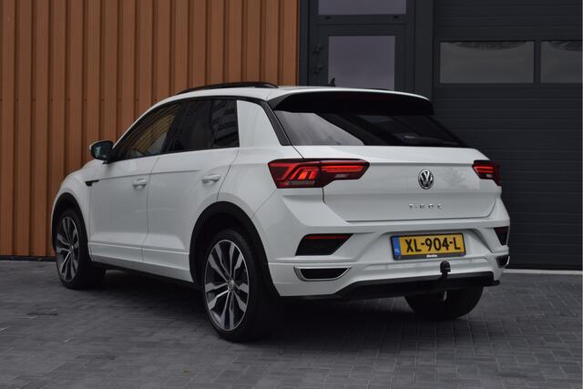 Volkswagen T-Roc 1.5 TSI 150pk DSG R-line Black style Pano | Trekhaak | Beats | 19"