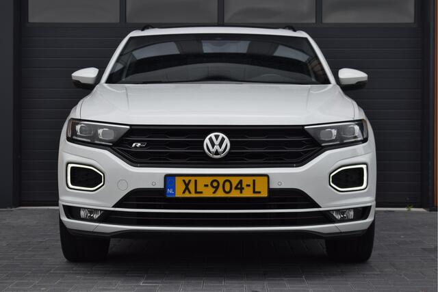 Volkswagen T-Roc 1.5 TSI 150pk DSG R-line Black style Pano | Trekhaak | Beats | 19"