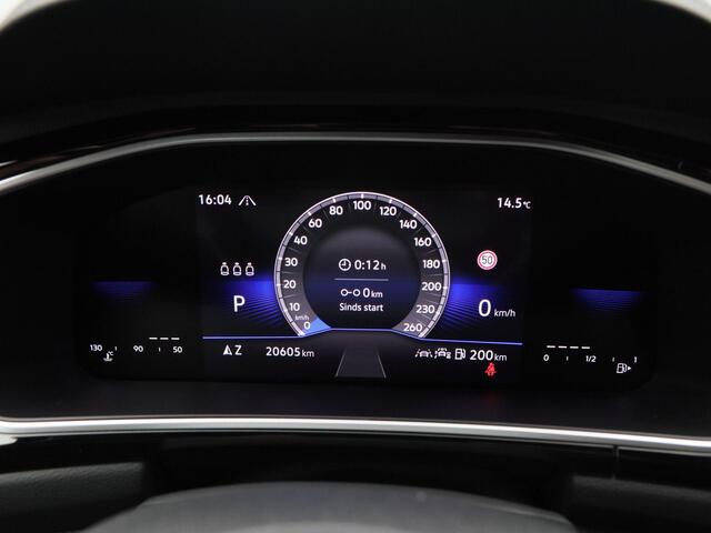 Volkswagen T-Roc 1.5 TSi 150 Pk Automaat R-Line Business | Trekhaak | Stoelverwarming | Camera | Adaptive Cruise | Carplay | Navigatie | 17 Inch | 20.604 Km !!