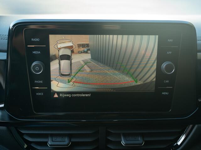 Volkswagen T-Roc 1.5 TSI R-Line Business+ | Beats | IQ Light | Camera | 19" | Prijs Rijklaar!!