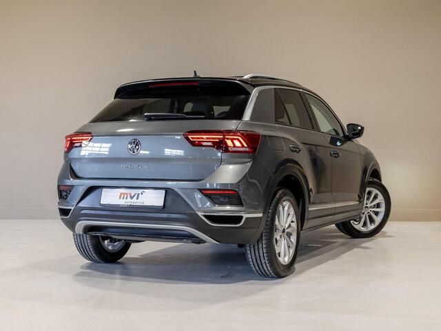 Volkswagen T-Roc 1.5 TSI Style / 150pk / Panorama dak / Lederen bekleding / Achteruitrijcamera / Stoelverwarming / Cruise
