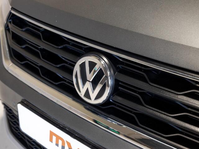 Volkswagen T-Roc 1.5 TSI Style / 150pk / Panorama dak / Lederen bekleding / Achteruitrijcamera / Stoelverwarming / Cruise