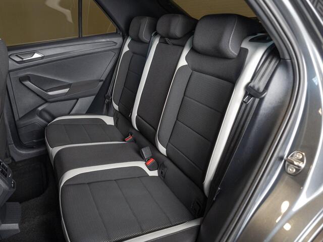 Volkswagen T-Roc Sport / 150pk / Achteruitrij camera / Virtual cockpit / Adaptieve cruise control /