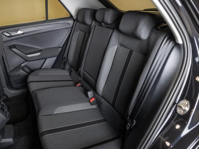Volkswagen T-Roc 1.0 TSI Life / 110pk / Trekhaak / Achteruitrij camera / Stoelverwarming /