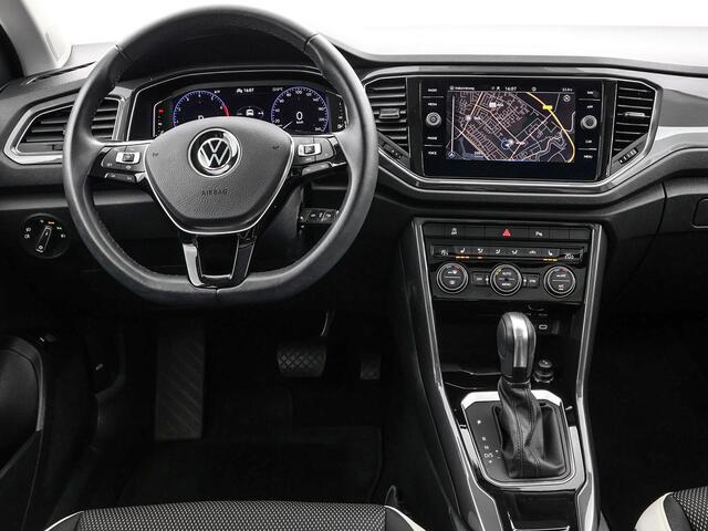 Volkswagen T-Roc 1.5 TSI 150pk DSG Sport · Panoramadak · Camera · Apple/Android Car Play · Navigatie · Elek. Achterklep · Dodehoek Detectie · 18'' Inch ·