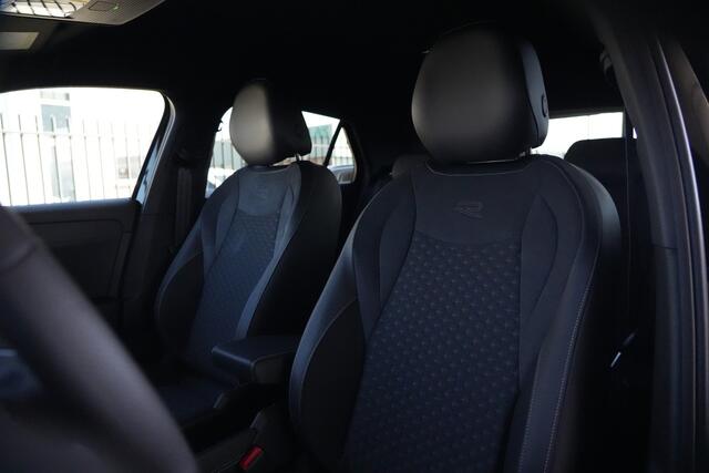 Volkswagen T-Roc 1.5 eTsi R-Line Edition 150pk Navigatie/Stoelverwarming/Camera