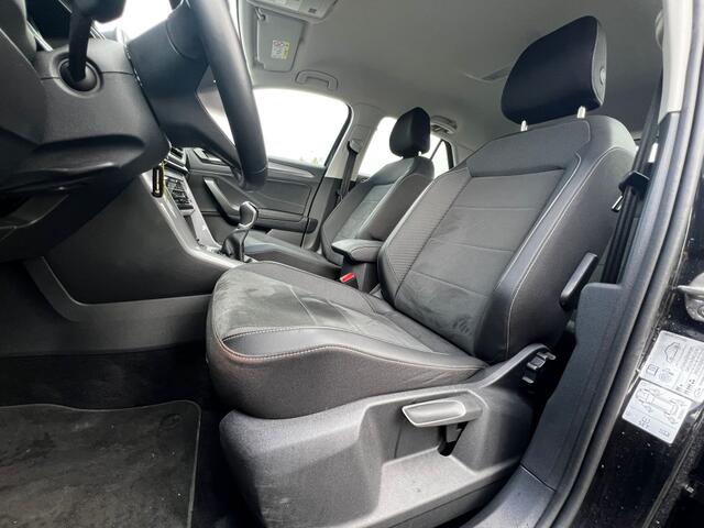 Volkswagen T-Roc 1.0TSI 115pk Style | ACC | IQ.Light | Climate | Carplay