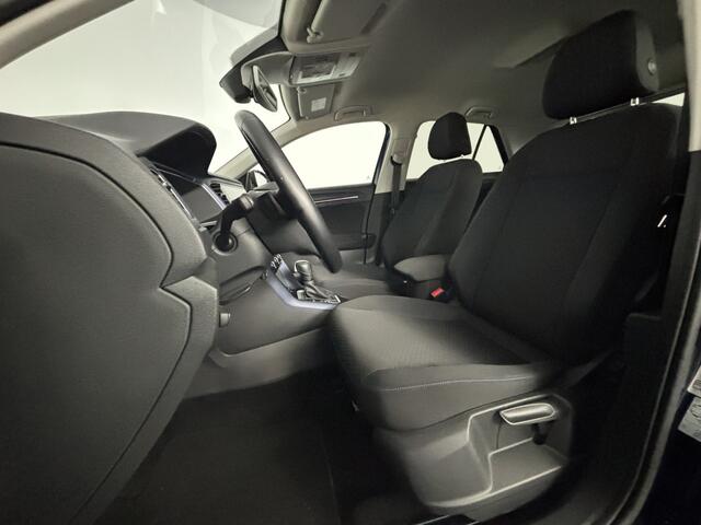 Volkswagen T-Roc 1.5 TSI Sport | Trekhaak afneembaar | Stuurwielverwarming | All-season banden | Navigatie |